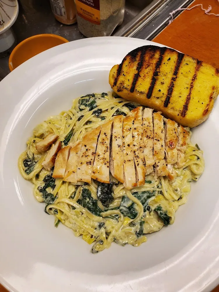 Chicken and Spinach Alfredo